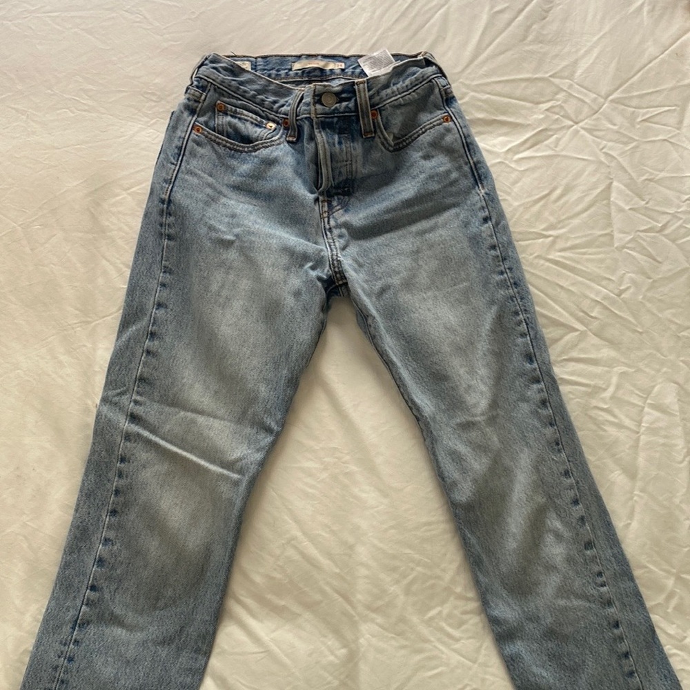 Levi’s Wedgie Icon Fit Jeans in Shut Up